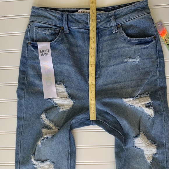 Tinseltown Distressed Jeans - Picture 6 of 9